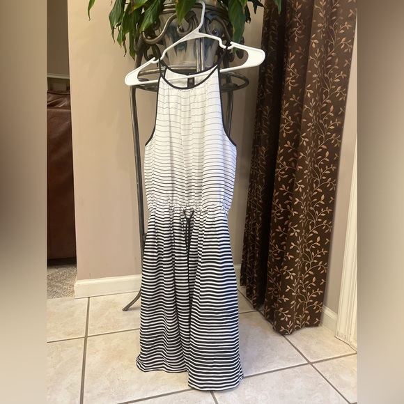 Banana Republic black white stripe fit flare SZ 4 - Picture 1 of 7